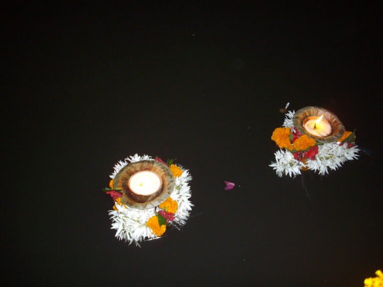 Clay oil lamps glowing during Deepavali, illustrating a perseverance story for kids