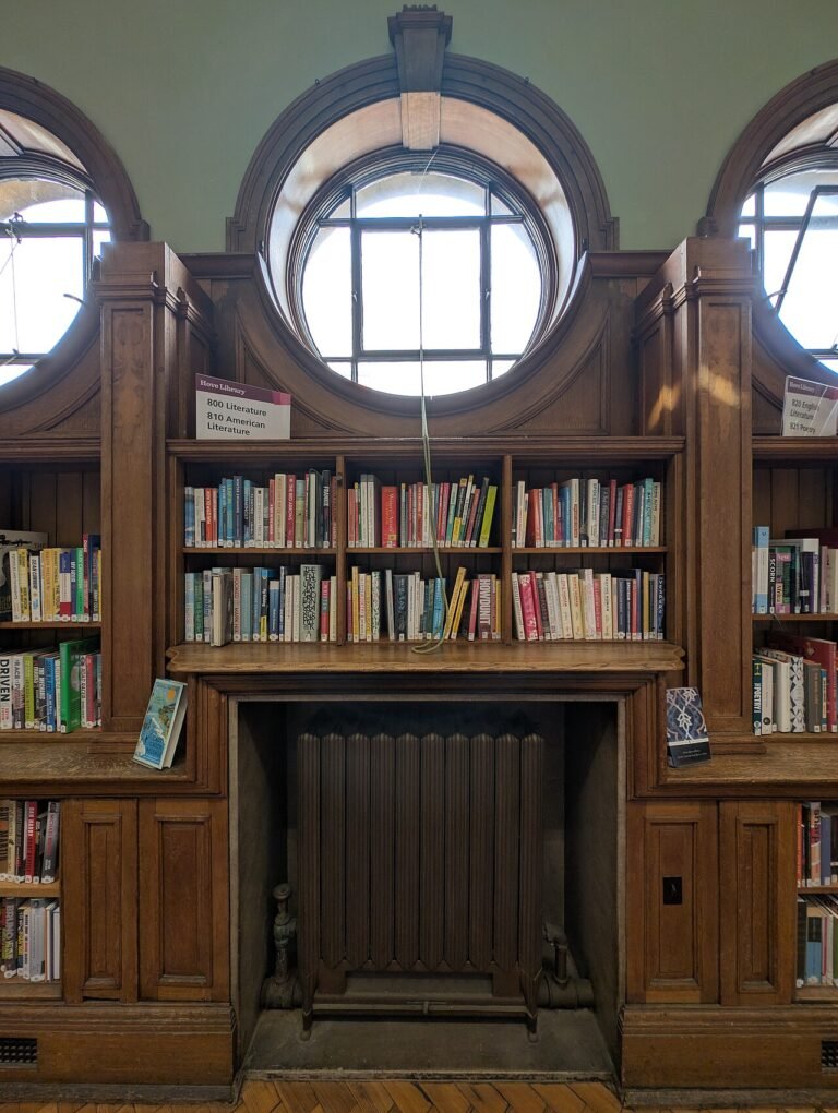 Mia and the Midnight Library: A Magical Short Story About the Love of Reading 6 Mia and the Midnight Library: A Magical Short Story About the Love of Reading