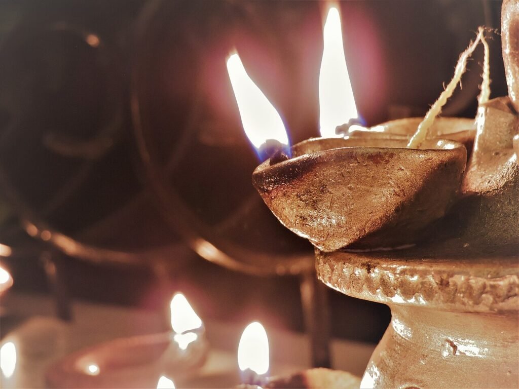 दिवाली क्यों मनाई जाती है? बच्चों के लिए आसान जानकारी