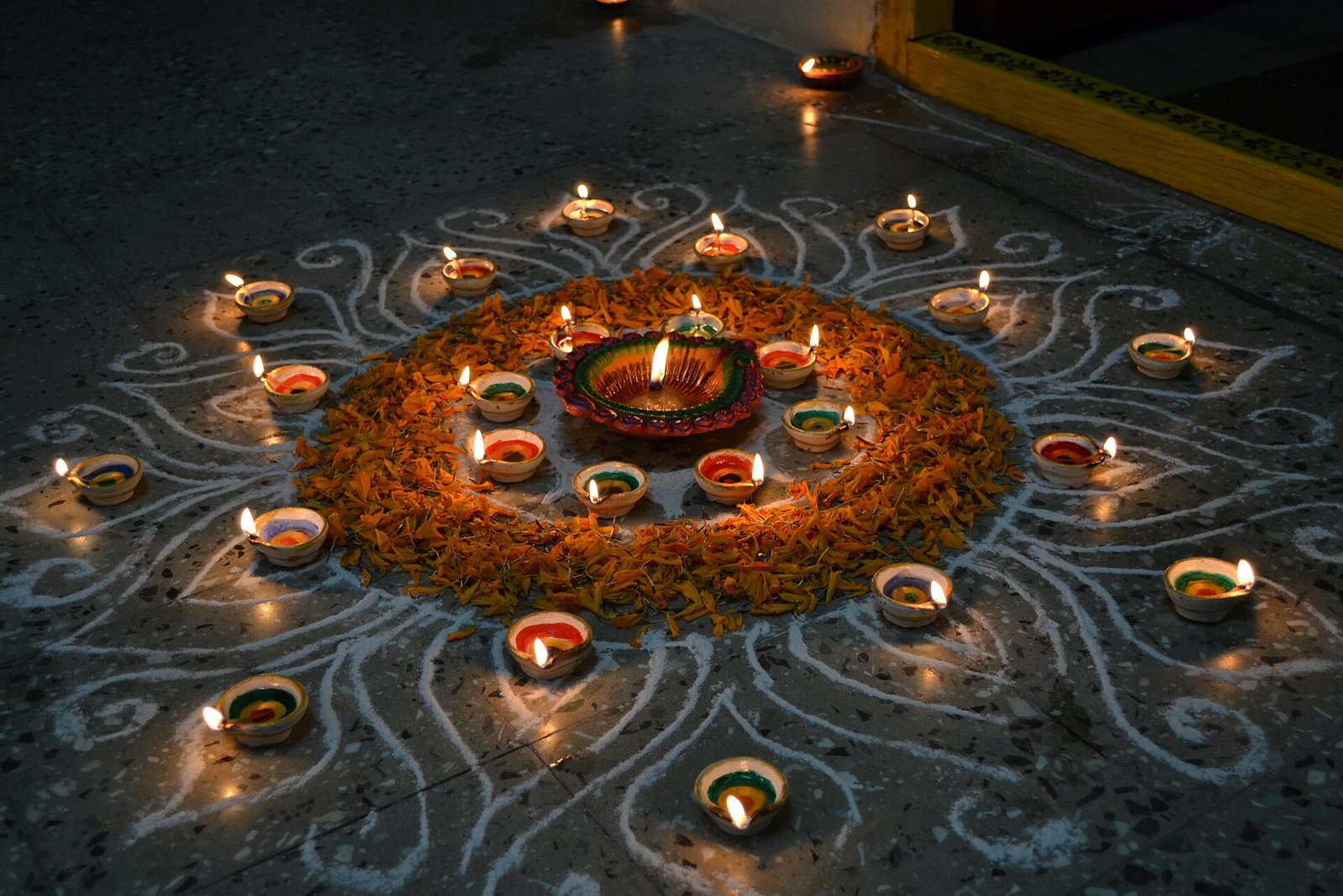 The Lantern Maker's Daughter: A Deepavali Short Story About Perseverance for Kids